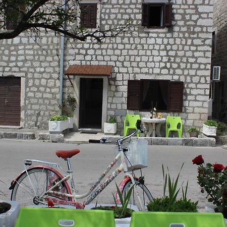 Apartamento Mare E Montagna Kotor Exterior foto